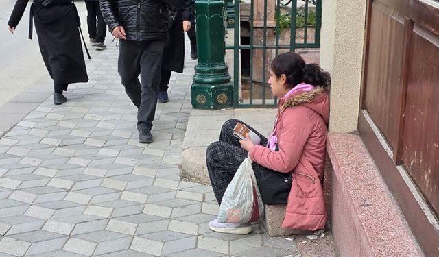 Eskişehir'de sokaklarda eğitim yerine 'Mendil' mesaisi