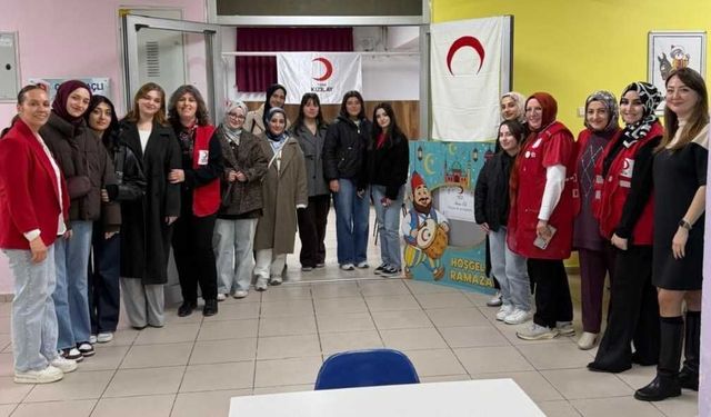 Kızılay’dan Eskişehir’de öğrencilere “Anne Eli İftarı”