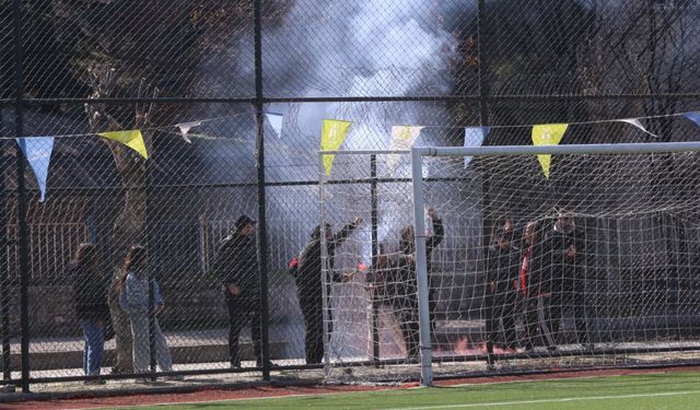 Saha dışından meşaleli destek