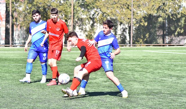 Sütlücespor doludizgin ilerliyor