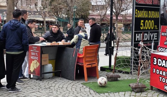 Eskişehir'de 1 dakikada 5 bisküvi meydan okuması