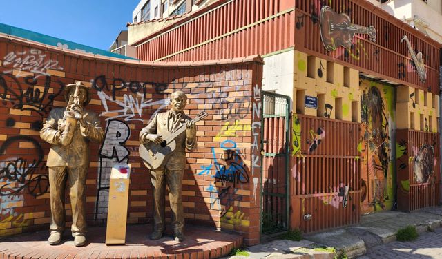 Eskişehir'de Adalar’daki heykellere vandallık