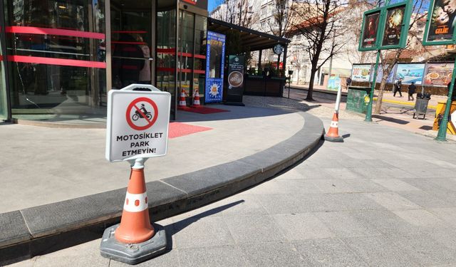 Motosiklet parkına karşı esnaftan dubalı önlem