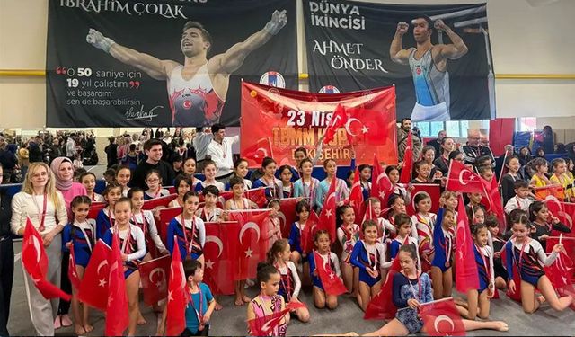 23 Nisan coşkusu cimnastik gösterileriyle yaşandı