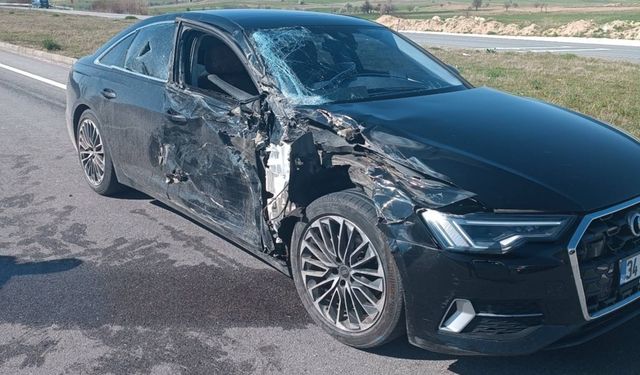 Afyon’da otomobil ile patpat çarpıştı: 2 yaralı