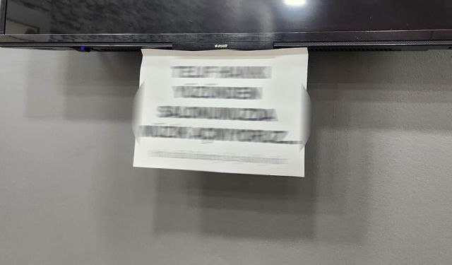 Eskişehir'de kuaförde dikkat çeken yazı