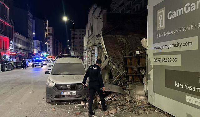 Eskişehir'de mahalleli gürültüye uyandı: Bina yerle bir oldu