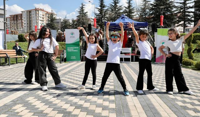 Gökmeydan'da 23 Nisan coşkusu mahalleye taşındı