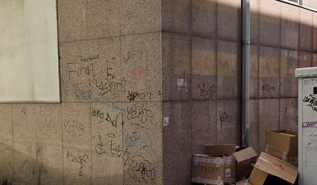 Eskişehir merkezinde görüntü kirliliği!