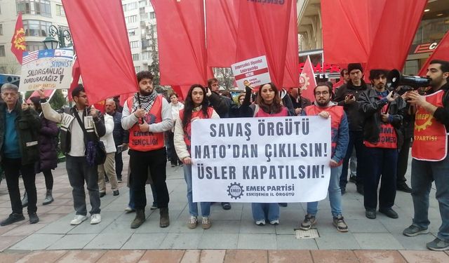 Eskişehir'de yağmur altında protesto: NATO'dan çıkılsın!