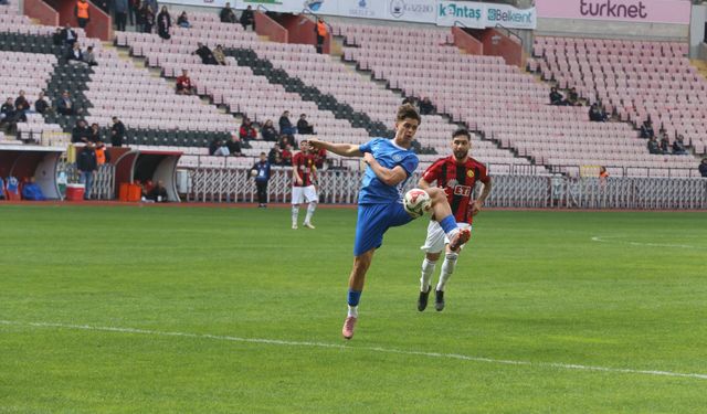 Elias Durmaz ilk 11’de başladı