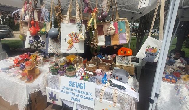 Sevgi Vakfından Eskişehir'de kermes