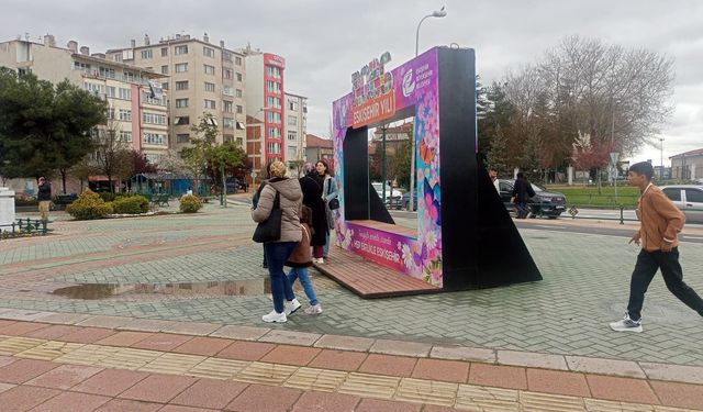 Ulus Meydanı'nda fotoğraf yoğunluğu