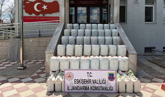 Eskişehir’de sahte gübre operasyonu: Binlerce litre ele geçirildi