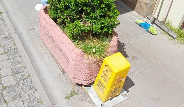 Hamamyolu’nda elektrik dubası yan yattı