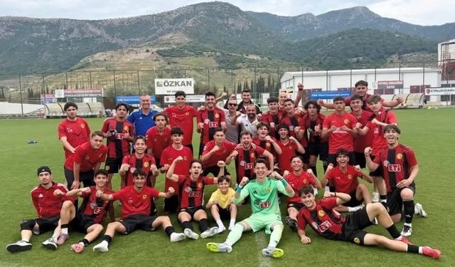 Eskişehirspor U19 takımı üçüncü oldu