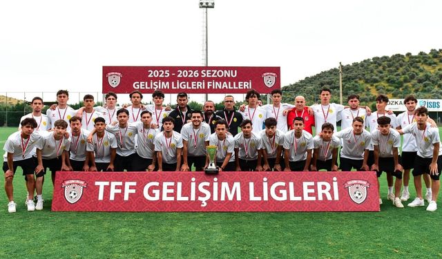 Eskişehirspor Kulübü genç takımı tebrik etti