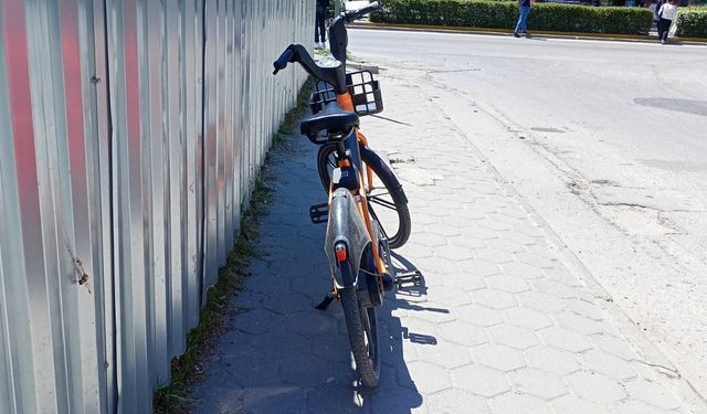 Eskişehir'de bisiklet kaldırımı daralttı
