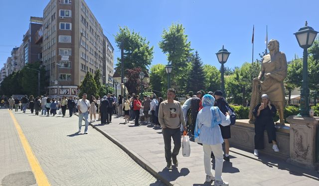 Köprübaşı fotoğraf noktası olmayı sürdürüyor