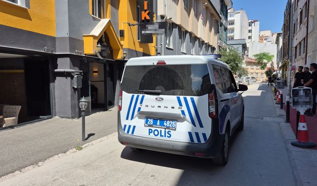 Eskişehir'de 30 yaşındaki genç evinde ölü bulundu!