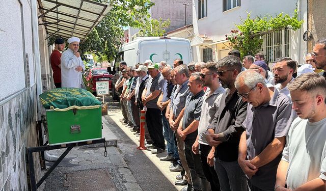 Eskişehir'de aracın çarptığı yaşlı kadın son yolculuğuna uğurlandı