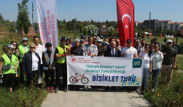 Dünya Bisiklet Günü Eskişehir’de pedal çevirerek kutlandı