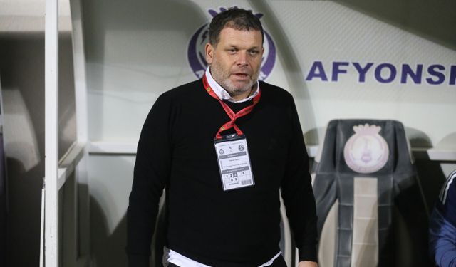Hakan hoca beklemeye çekildi