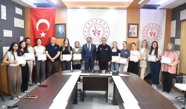 İlk yardım gönüllülerine belgeleri takdim edildi