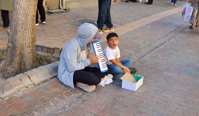 Eskişehir'de minik müzisyenlerden performnans