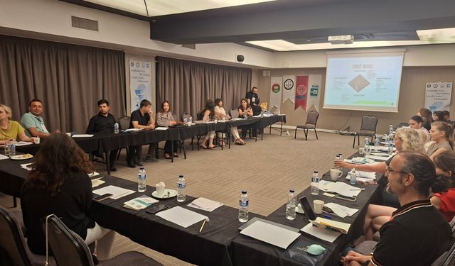 Eskişehir'de hukukçular çocuk hakları için bir araya geldi