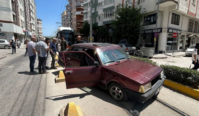 Eskişehir'de tramvay hattında kaza: Seferler aksadı