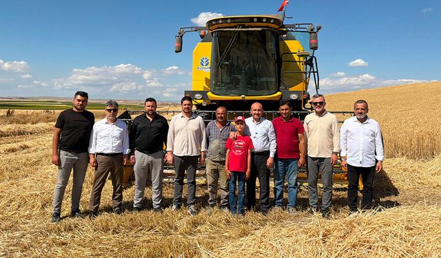 AK Parti Eskişehir sahada: Albayrak ilçeleri ziyaret etti