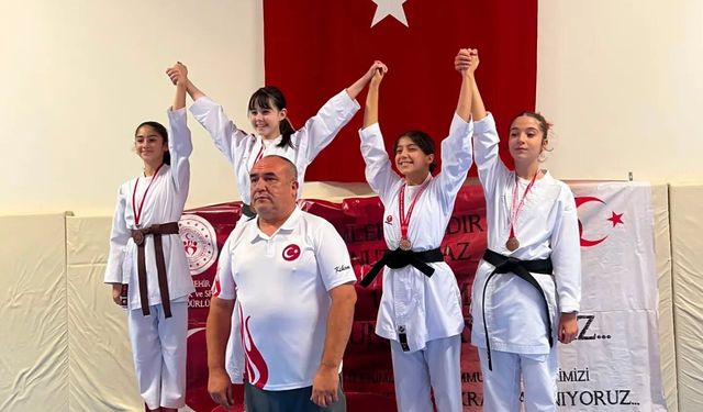 Şehitler kata müsabakalarıyla anıldı