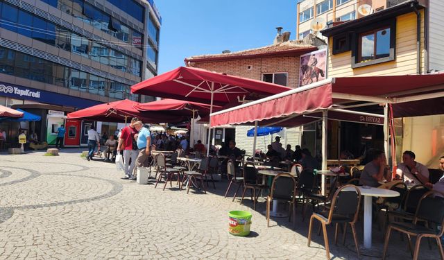 Eskişehir'e gelen gurbetçiler Sıcak Sular bölgesini hareketlendirdi