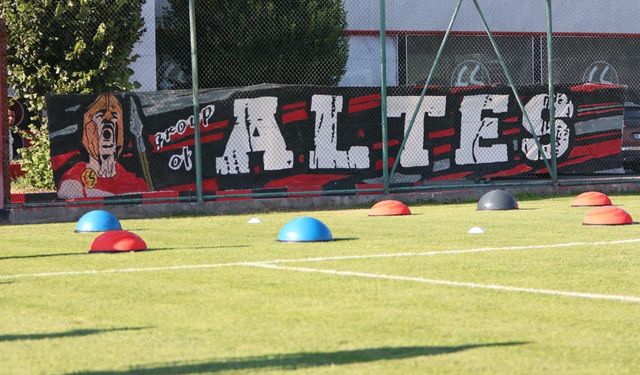 Eskişehirspor tesislerinde Altes pankartı yer aldı