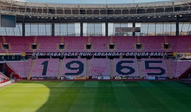 Eskişehirspor taraftarından 120 metrelik pankart