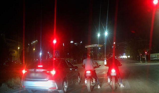 Eskişehir'de trafiği tehlikeye atan yarış kamerada