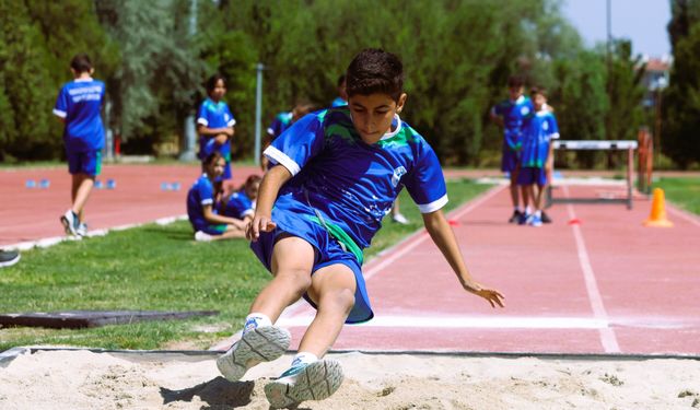 Odunpazarı’nda 40 genç sporcu atletizmle geleceğe hazırlanıyor