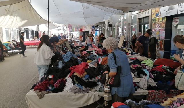 Eskişehir'de cebini düşünen vatandaş pazara akın etti