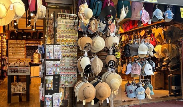 Eskişehir'de yazın vazgeçilmez aksesuarı tezgâhlarda ilgi görüyor