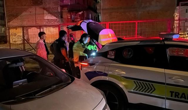 Eskişehir’de pişkinliğin bu kadarı! Alkollü yakalandılar, muhabirin üzerine yürüdüler!