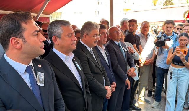 Yılmaz Büyükerşen’in kız kardeşi son yolculuğuna uğurlandı
