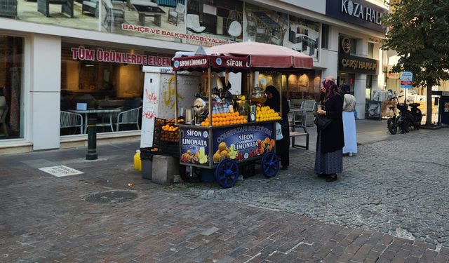 Eskişehir’de sıcaktan bunalanlar soluğu sifon limonatada alıyor