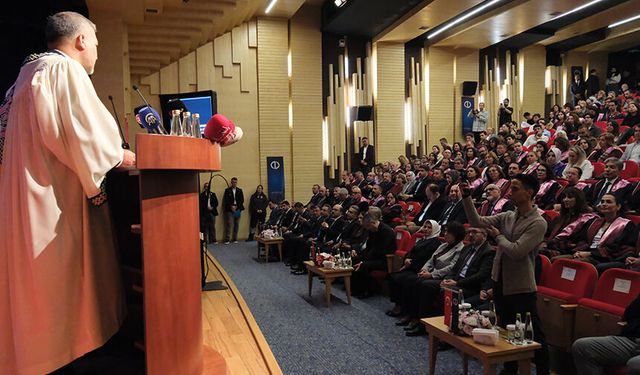 Anadolu Üniversitesi’nde yeni eğitim yılı törenle başladı