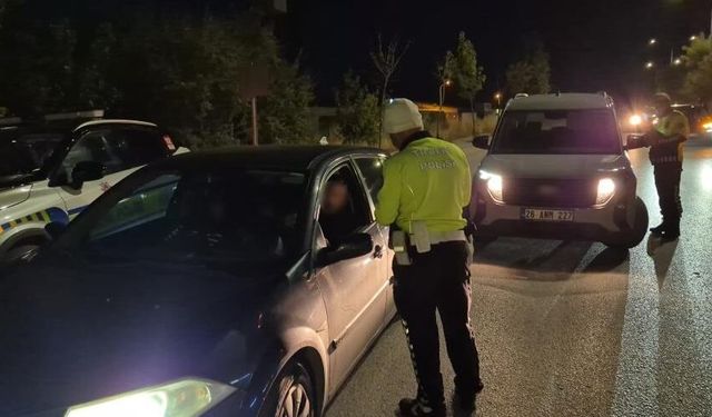 Eskişehir’de polis durdurdu, sürücü aracını bırakıp kaçtı
