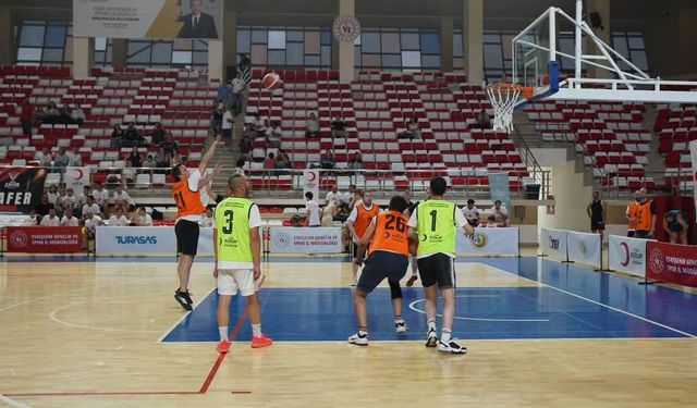 Eskişehir’de düzenlenen Zafer Kupası’nda heyecan dorukta