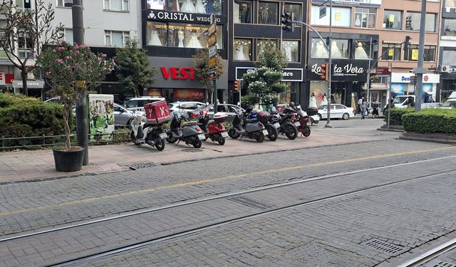 Bisiklet yeri motosikletlilere kaldı