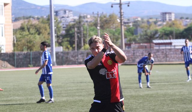 Eskişehirsporlu futbolcu memleketinde alkışlandı