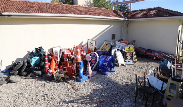 Eskişehir’de zabıta ekiplerinden kaldırım işgali denetimi