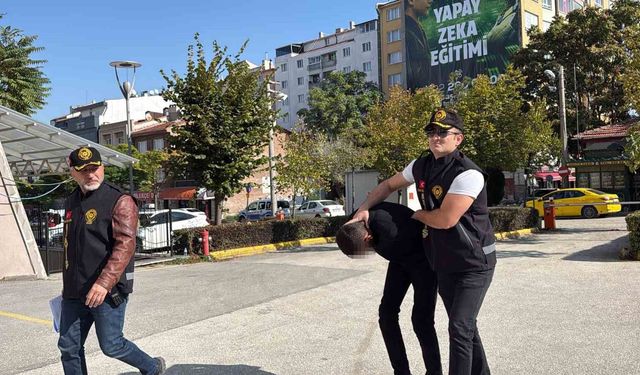 Eskişehir'de yol kesip zorla tesbih satmıştı, hakkında karar verildi